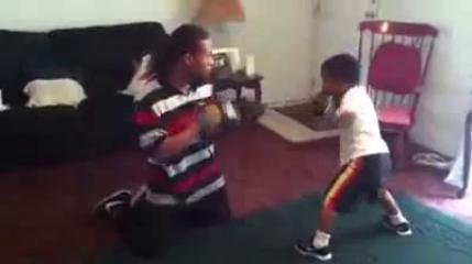 Un petit boxeur de 5 ans